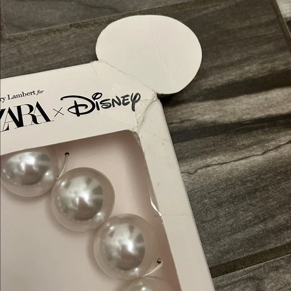 New! Special collaboration Harry Lambert for Zara x Disney - Picture 5 of 9